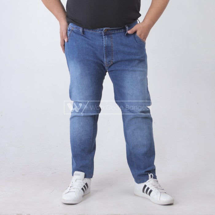 WGB Celana Jeans Panjang Basic Spray Pria Big Size Jumbo XXL XXXL
